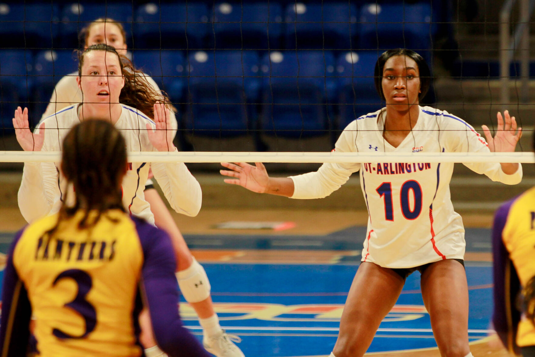 Photos: UTA volleyball earns first two wins of season at third annual Maverick Invitational
